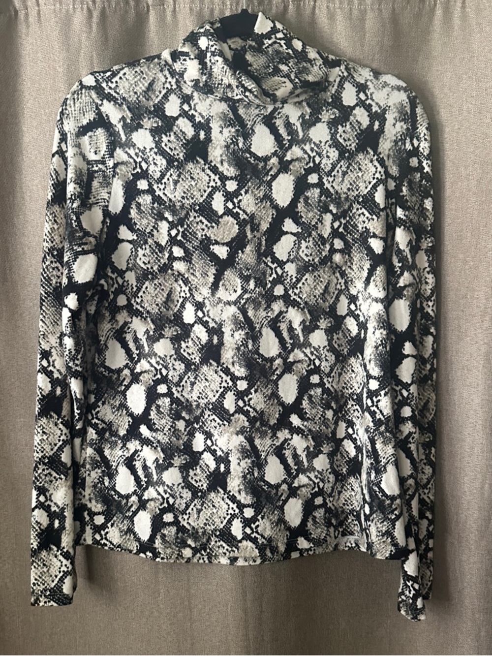 Primark lightweight soft mock turtleneck